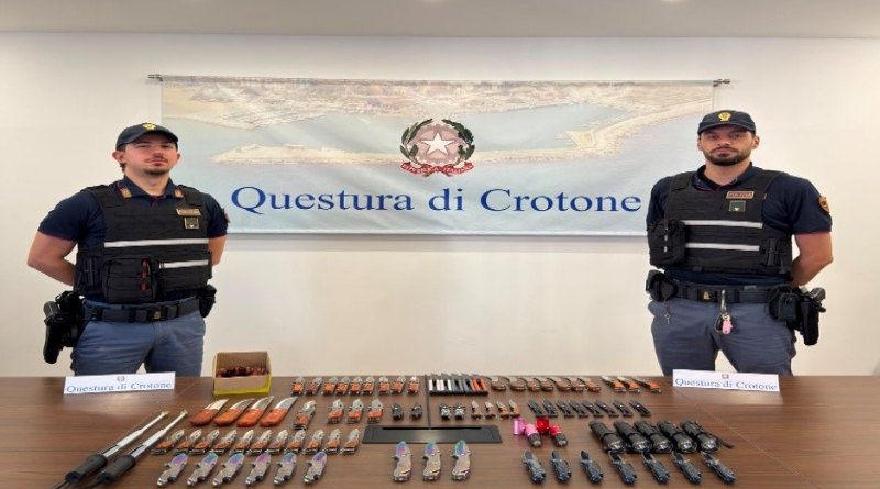 Crotone, maxi sequestro di armi sul lungomare: due denunce. Il SIULP applaude gli agenti: “Risultato record, ora l’Amministrazione valorizzi il personale”