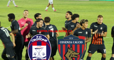 Il Cosenza sbanca lo Scida: Achour e Pozzi firmano il derby di Coppa Italia Serie C