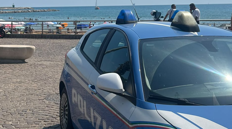 Crotone, controlli della Polizia contro lo spaccio: un arresto nella movida. Sequestrate droghe sintetiche negli slip