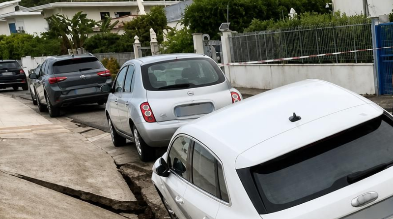 Maltempo sul Tirreno cosentino: notte di paura a San Lucido, cede il lungomare