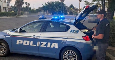 Crotone, stalker ossessivo finisce in carcere: aveva violato il divieto di avvicinamento nonostante il braccialetto elettronico