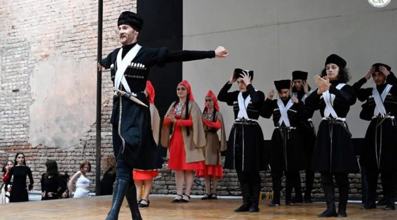 Castrovillari si prepara a diventare la capitale mondiale del folklore: dopo il Brasile, arriva l’energia della Georgia