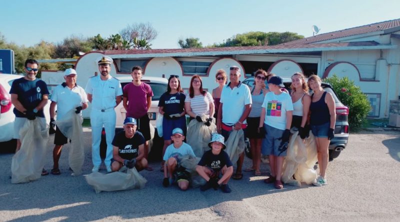 Palmi, mobilitazione verde a contrada Scinà: rimossi 70 kg di rifiuti nel cleanup di Plastic Free