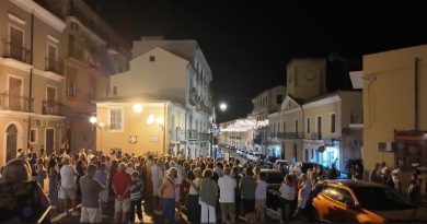 VIDEO – Crotone, il centro storico si riscopre di sera: il successo del 54° itinerario della Fondazione Santa Critelli