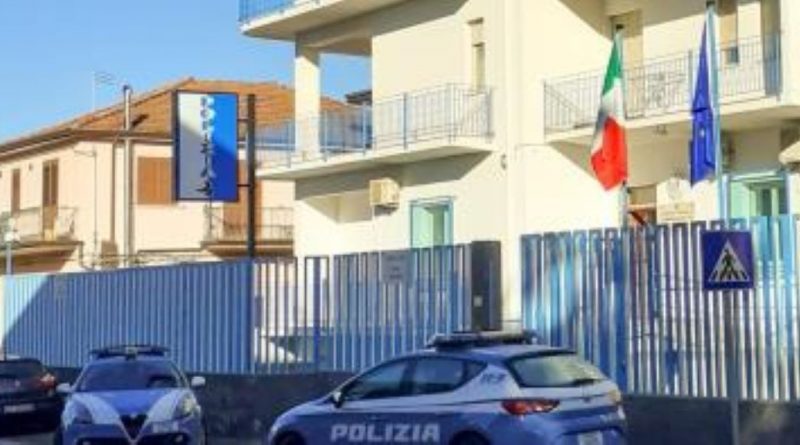 Palmi, viola il divieto di avvicinamento alla madre: arrestato un 22enne in vacanza