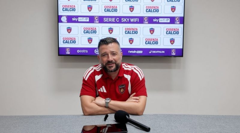 Serie C, parte la stagione del Cosenza. Coppitelli: «Identità chiara e tanto entusiasmo, a Cerignola per fare bene»