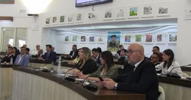 Crotone, tra record di raccolta differenziata e fibrillazioni in maggioranza: il paradosso di Palazzo di Città