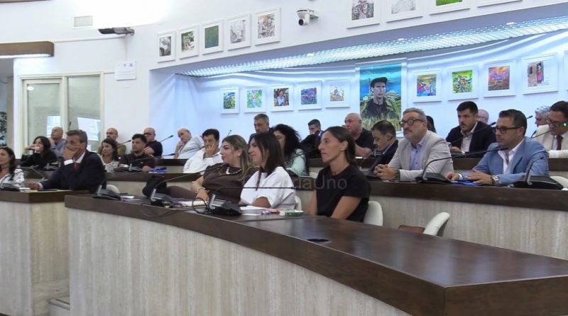 VIDEO – Il “caso Vannacci” scuote il Consiglio comunale di Crotone