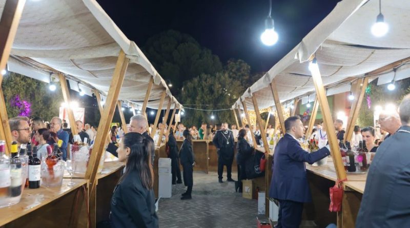 Bisignano protagonista del vino: successo straordinario per la seconda edizione di “Percorsi Divini – Bisignano Wine Fest”