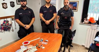 Blitz antidroga a Isola Capo Rizzuto: sequestrati hashish e cocaina, un arresto. Nei guai anche un 22enne dopo un inseguimento in centro