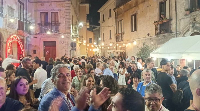 Grimaldi Enoica, il borgo si riempie: seconda edizione da record e già si guarda al futuro