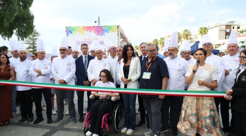 Scirubetta 2026, debutto da record a Reggio Calabria. Tra solidarietà, memoria e alta gelateria, il festival entra nel vivo: stand aperti fino a martedì sul Falcomatà.