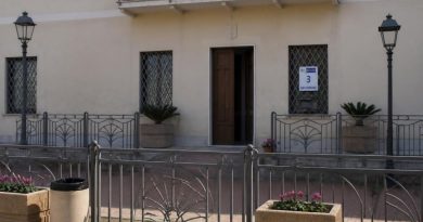 Terremoto politico a Zambrone: si dimette la maggioranza dei consiglieri, il Prefetto sospende il Comune