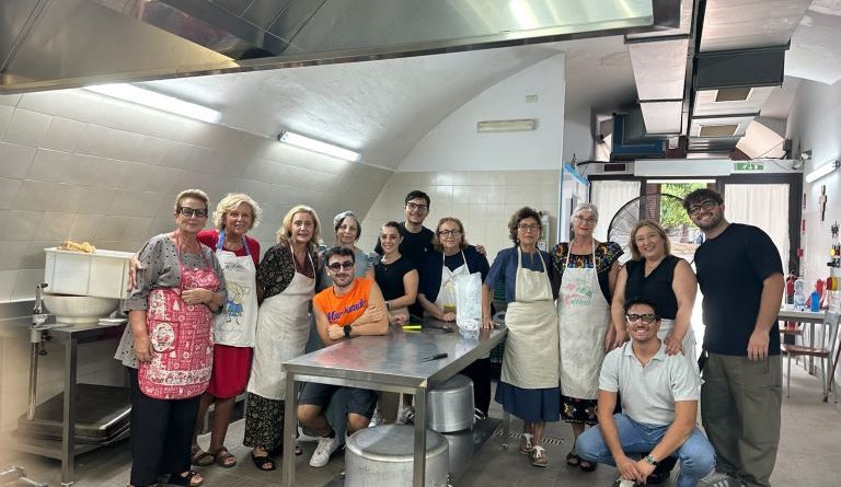 Solidarietà senza sosta a Crotone: Rotaract e Inner Wheel uniti per la Mensa di Padre Pio