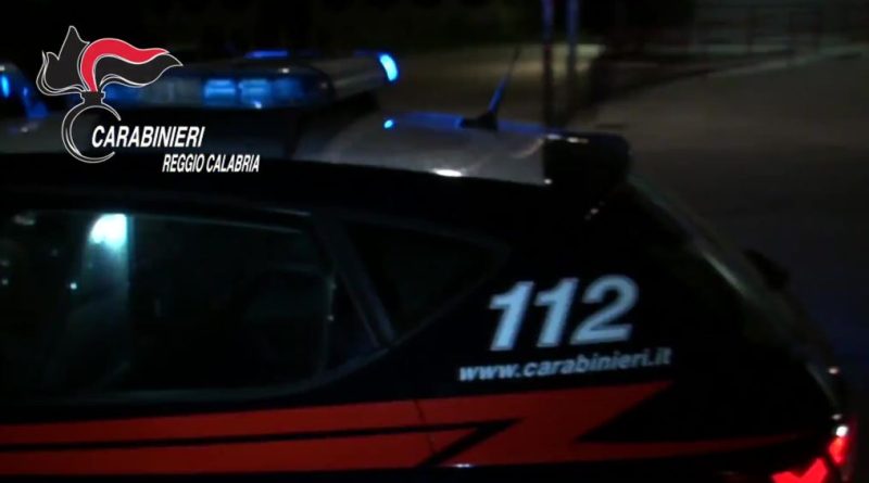 Villa San Giovanni, sventata la rapina nella sala slot il titolare disarma il malvivente all’alba: arrestato dai Carabinieri