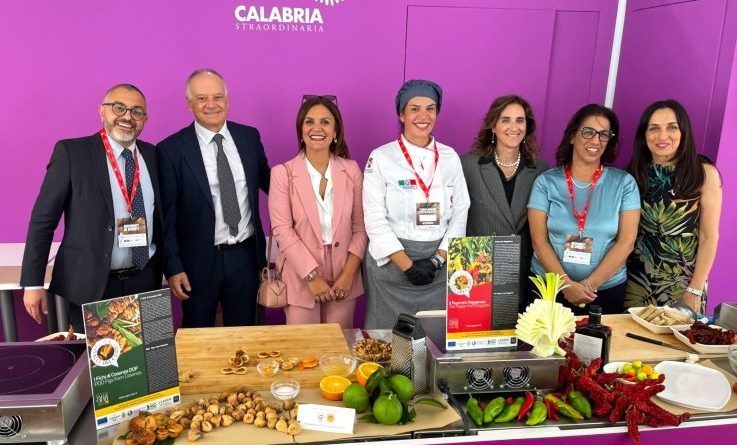 L’anima della Valle del Crati conquista Torino: a Terra Madre la Calabria che sa di futuro