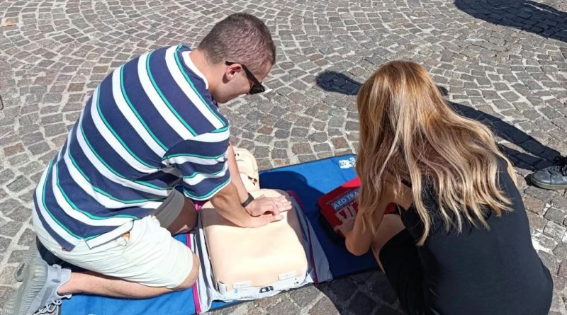 Catanzaro, la salute scende in piazza: screening gratuiti e lezioni di primo soccorso tra la gente