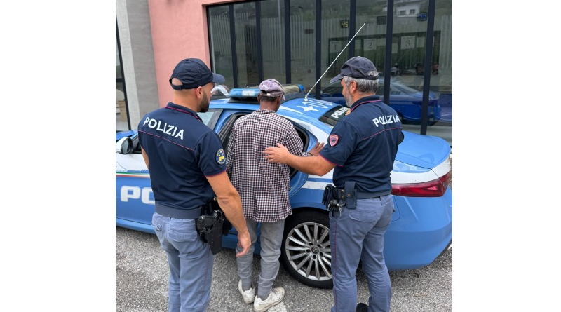 Catanzaro, molestie e degrado in centro: straniero allontanato e trasferito al Cpr di Bari