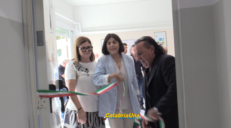 VIDEO – Crotone, l’eredità di Dodò vive a scuola: la memoria si fa antimafia nel primo anno senza mamma Francesca