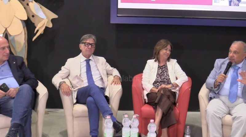 VIDEO – Crotone si candida a capitale del turismo scolastico: al via la prima Borsa Internazionale della Calabria