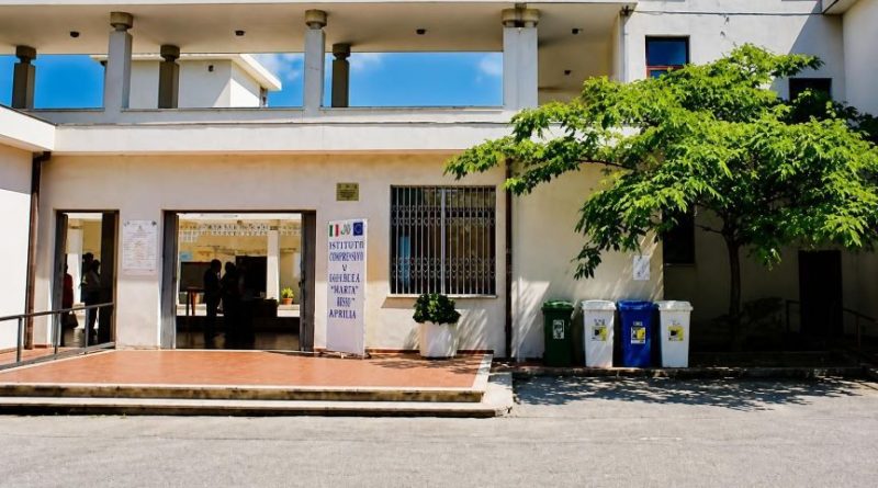 Lamezia Terme: sventata tragedia a scuola: quattordicenne pianificava di accoltellare la professoressa