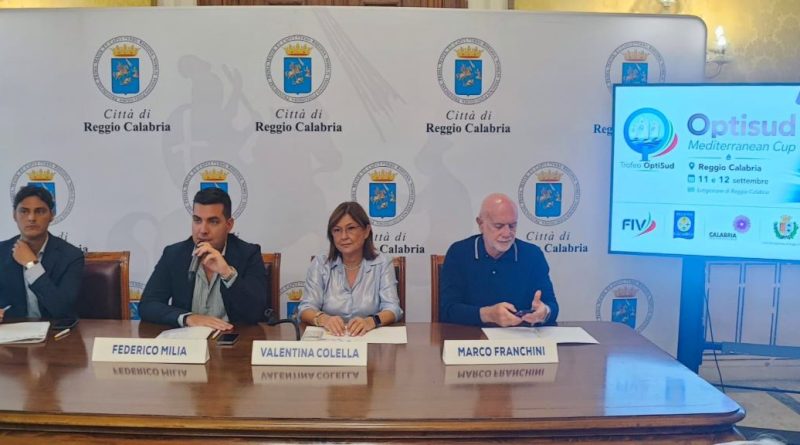 Reggio, lo Stretto si fa stadio del vento: la sfida della vela giovanile a Palazzo San Giorgio
