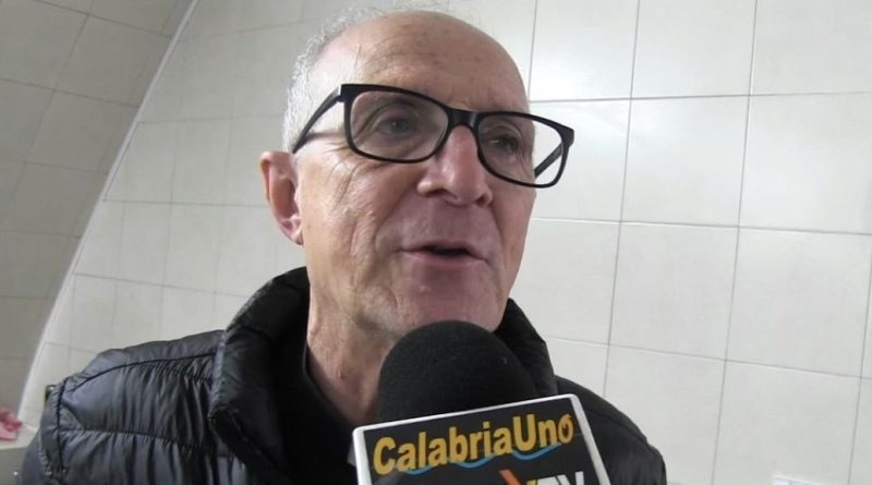 Crotone, cittadinanza onoraria a Don Ezio: il tributo della città al sacerdote degli ultimi