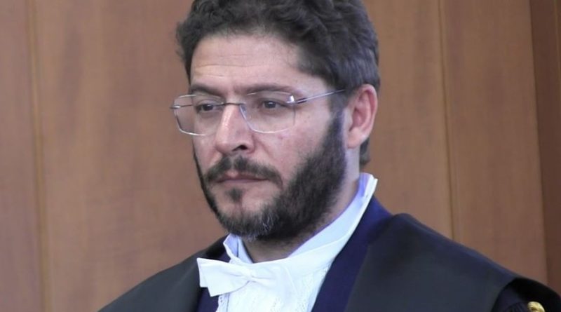 Il “caso Guarascio” scuote la giustizia calabrese: tra carte bollate e mobilitazione popolare, la città si schiera con il Procuratore