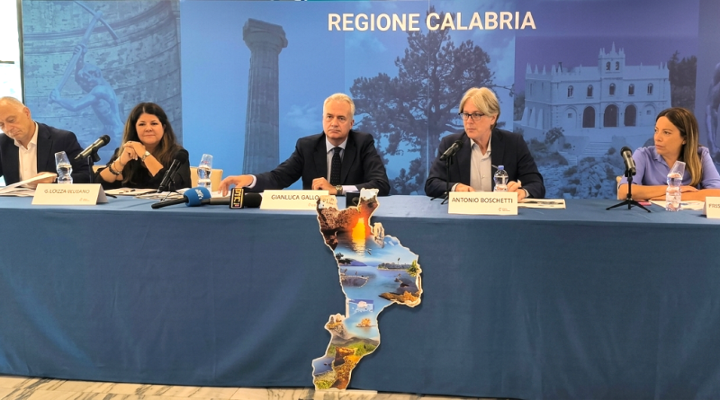L’oro verde della Calabria riparte dalla scienza: a ottobre nasce la prima “Academy dell’Olivo” L’oro verde della Calabria riparte dalla scienza: a ottobre nasce la prima “Academy dell’Olivo”