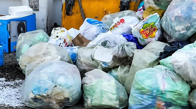 Rifiuti e degrado nell’ area comunale delle Cantine De Luca: la denuncia contro il Comune di Melissa
