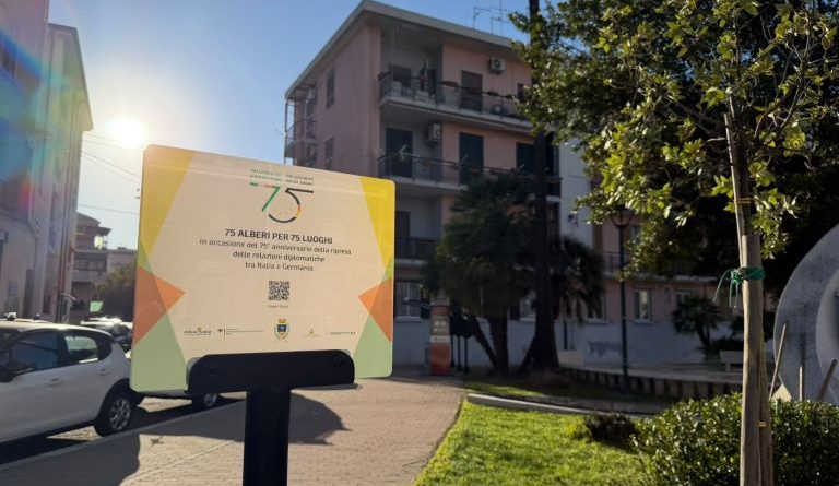 Due cerimonie per un unico messaggio: celebrati i 75 anni delle relazioni diplomatiche italo-tedesche e i 20 anni dell’associazione “Amici del tedesco”