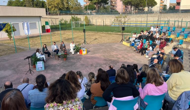 Crotone, alleanza scuola-famiglia per salvare i giovani dalle nuove fragilità
