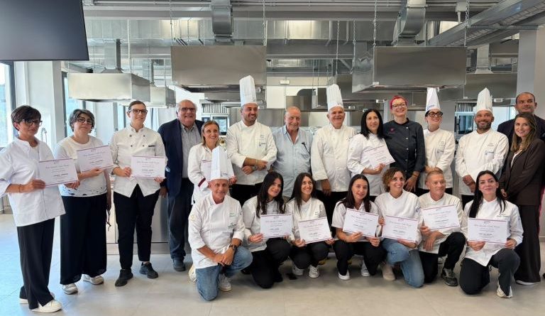 La pasticceria del futuro nasce a Lamezia: due giorni di alta specializzazione con la star del cake design Francesca Speranza