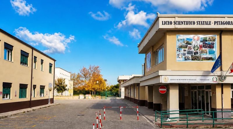 Crotone: falsi inviati del Vescovo al Liceo Scientifico: la Curia allerta i Carabinieri e la Questura
