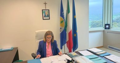 Cariati, l’allarme sulla SS 106: «Senza marciapiede la vita dei pedoni è a rischio»