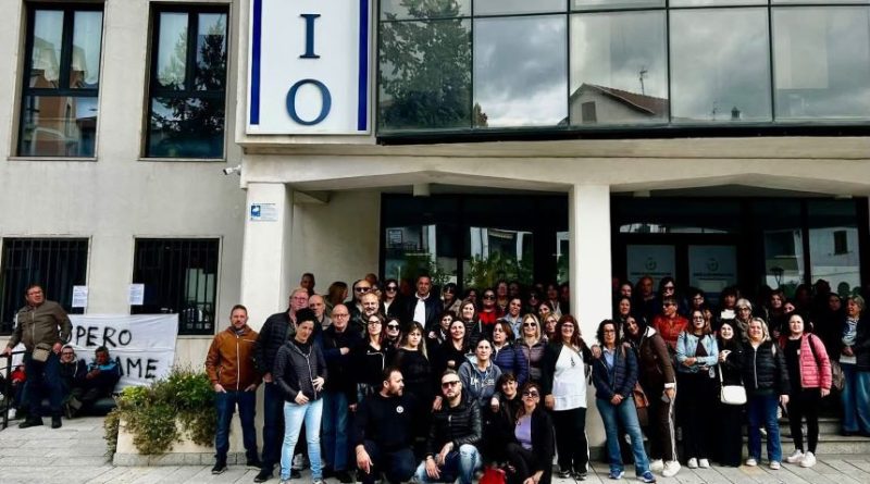 San Giovanni in Fiore Vertenza “Invisibili”, scatta lo sciopero della fame. L’opposizione: «Barile sblocchi la stabilizzazione»