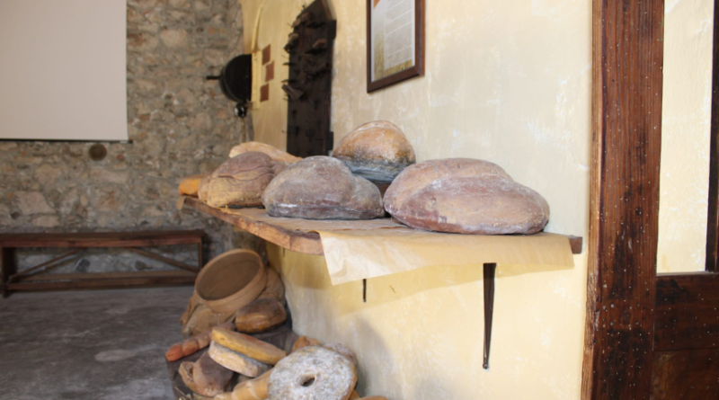 Cerchiara, il pane con la «gobba» che profuma di storia e montagna