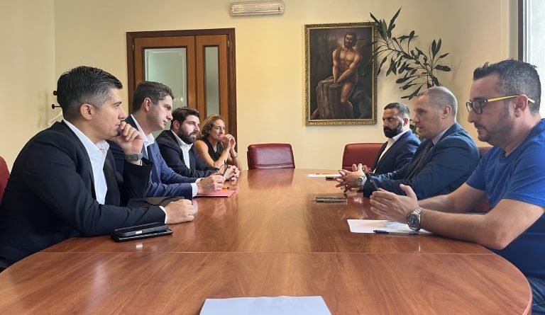 Crotone, svolta energetica: Vertice in Provincia tra il presidente Ammirati e i vertici regionali di E-Distribuzione piano da 59 milioni di euro