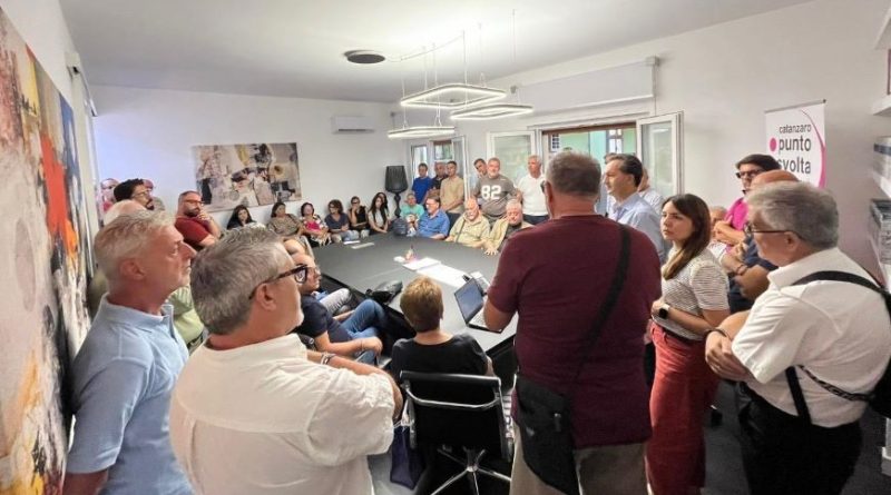 Autonomia differenziata, “Catanzaro punto di Svolta” all’attacco: “Centrodestra aggira la Costituzione”