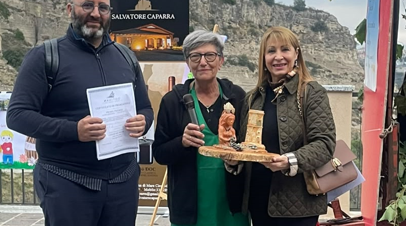 Caccuri celebra la Sagra dell’Uva: un trionfo di tradizioni, giovani generazioni e spirito di comunità