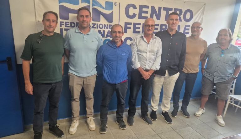 Crotone, il nuoto riparte dai giovani: l’oro olimpico Pedoja guida la Calabria