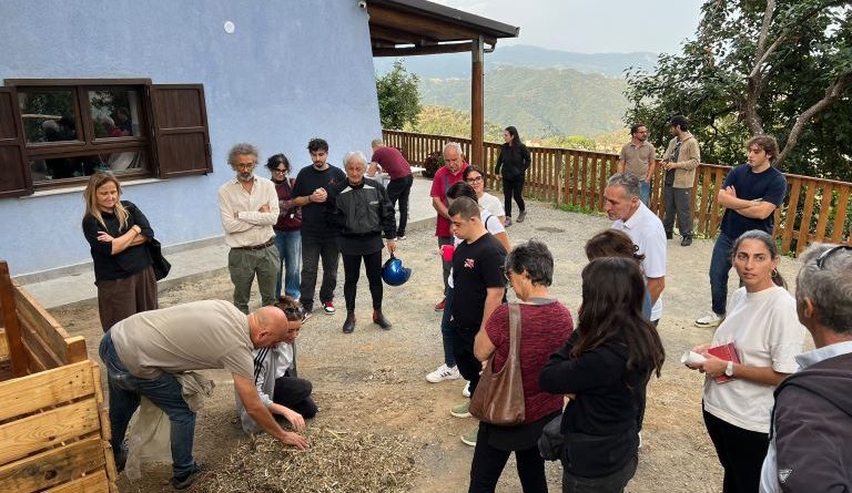 Catanzaro, grande partecipazione al laboratorio “Fertile Rifiuto LAB” su compostaggio e sostenibilità