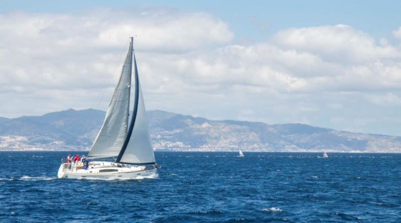 Lo spettacolo della grande vela a Reggio Calabria: al via il Trofeo del Mediterraneo per le classi altura