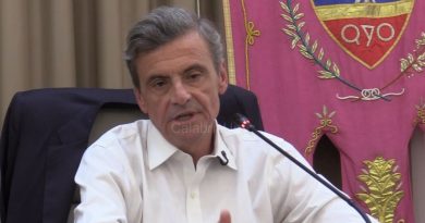 VIDEO – Calenda a Crotone tra futuro dell’Europa e vertenze locali: “Inutile fare promesse prima di conoscere i fatti”