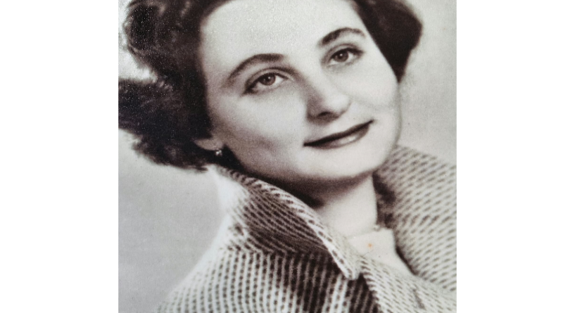 Cropani si stringe nel ricordo di Concetta Basile: una targa per la prima donna laureata del paese