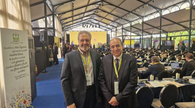 Blocco dei tir, Coldiretti Calabria scrive ai Prefetti: “Servono varchi prioritari per l’ortofrutta o perderemo i mercati”