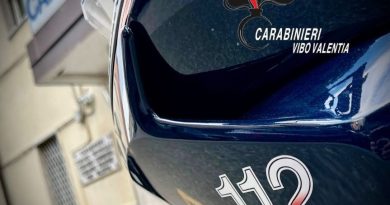 Tropea: la truffa dello specchietto costa mille euro a un turista, denunciati due uomini