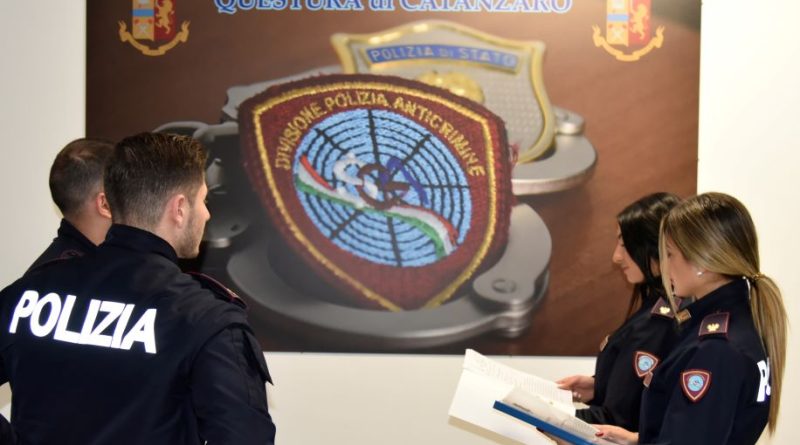 Sicurezza e movida a Catanzaro: furto di champagne nel quartiere marinaro, scattano due “Daspo Willy”