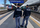 Finto incidente e coltello alla gola per estorcere denaro: due arresti a Lamezia Terme