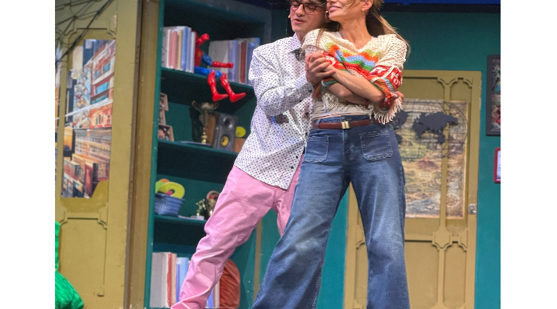 L’arte che apre gli occhi: al Teatro Scaramuzza il dramma del bullismo diventa teatro e speranza con “Il ragazzo dai pantaloni rosa”